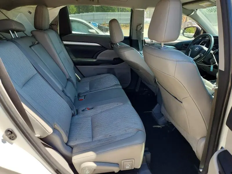 2016 TOYOTA HIGHLANDER LE PLUS  