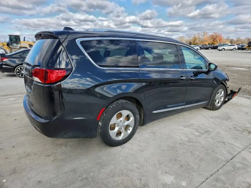 2017 CHRYSLER PACIFICA TOURING L PLUS  