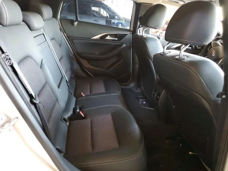 2019 INFINITI QX30 LUXE  