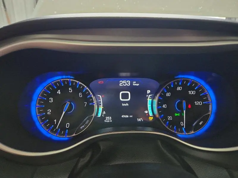 2025 CHRYSLER PACIFICA SELECT  