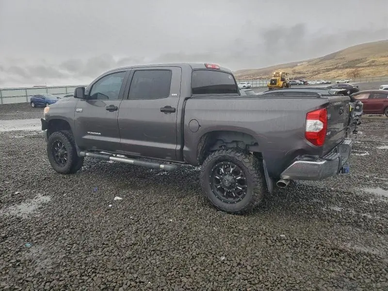 2015 TOYOTA TUNDRA CREWMAX SR5  