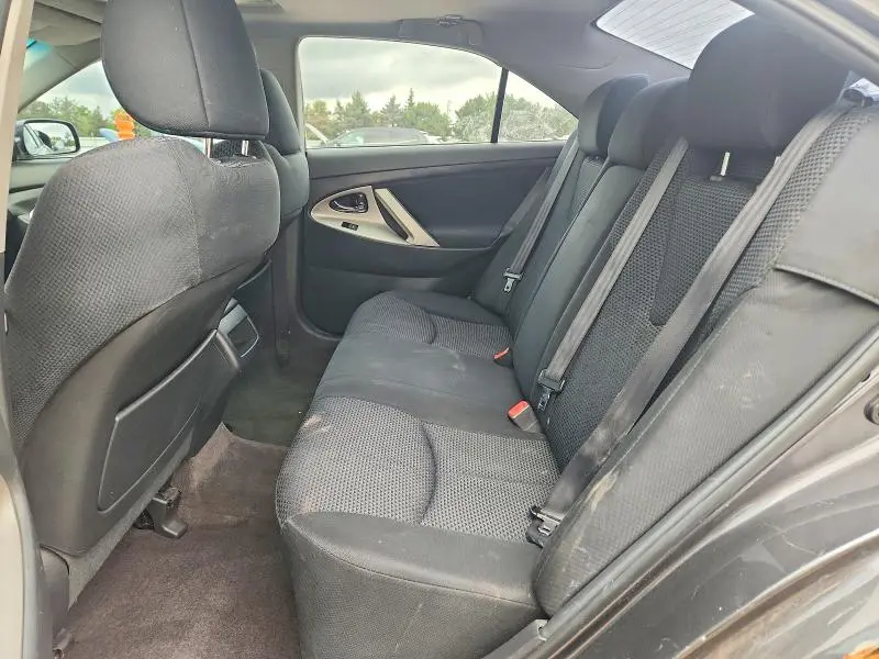 2011 TOYOTA CAMRY SE  