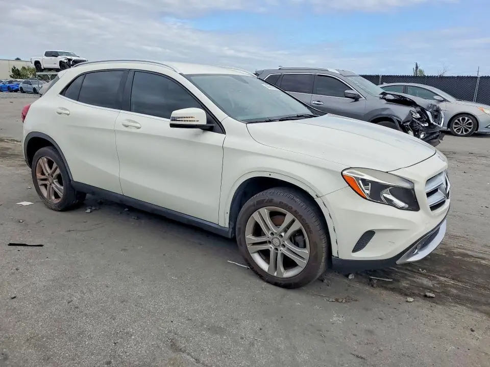 2015 MERCEDES-BENZ GLA 250 4MATIC  
