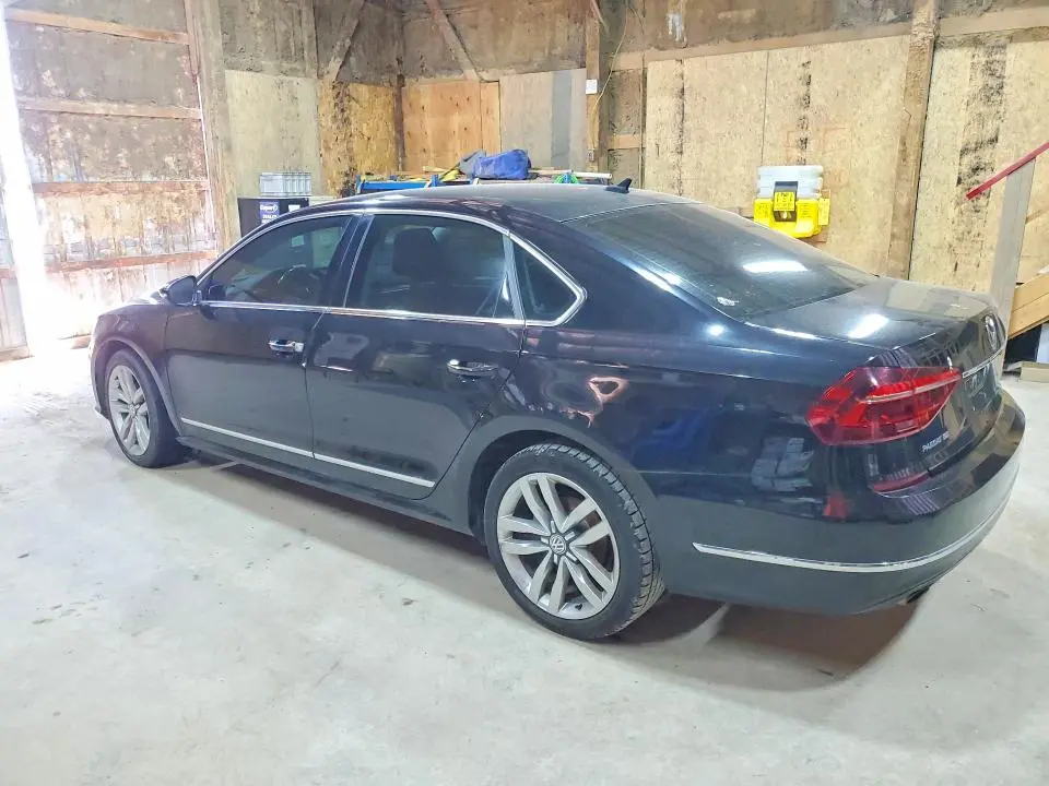 2017 VOLKSWAGEN PASSAT SE  