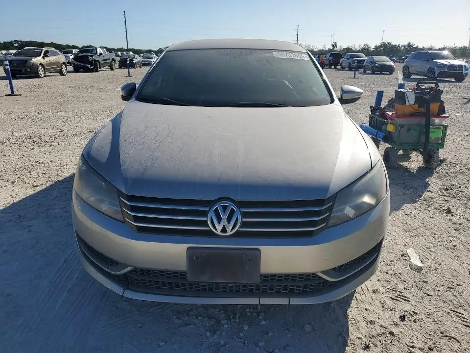 2012 VOLKSWAGEN PASSAT SE  