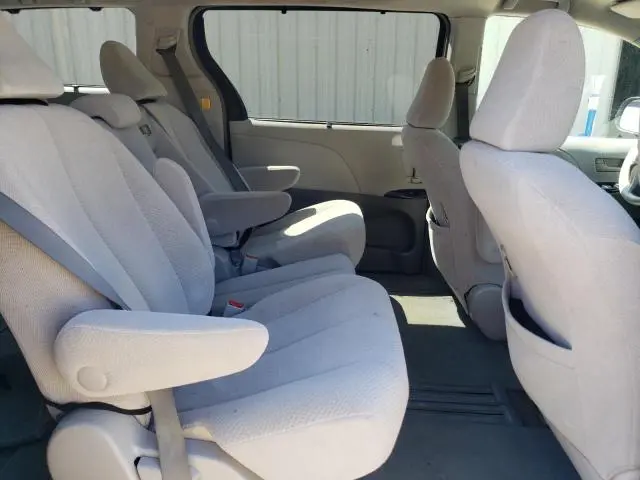 2012 TOYOTA SIENNA LE  