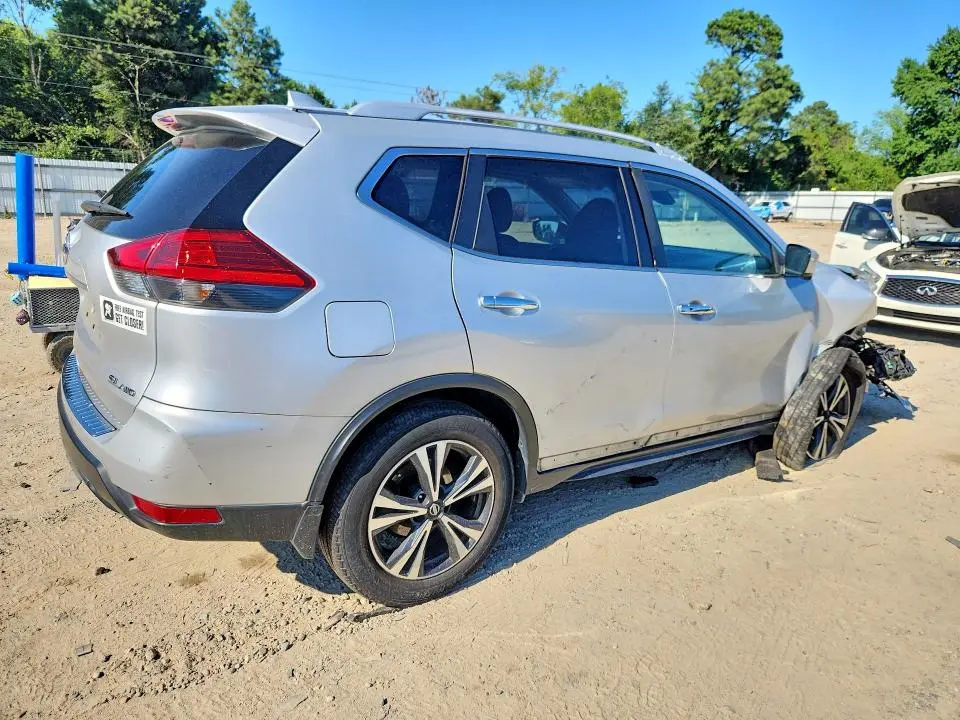 2017 NISSAN ROGUE SL  