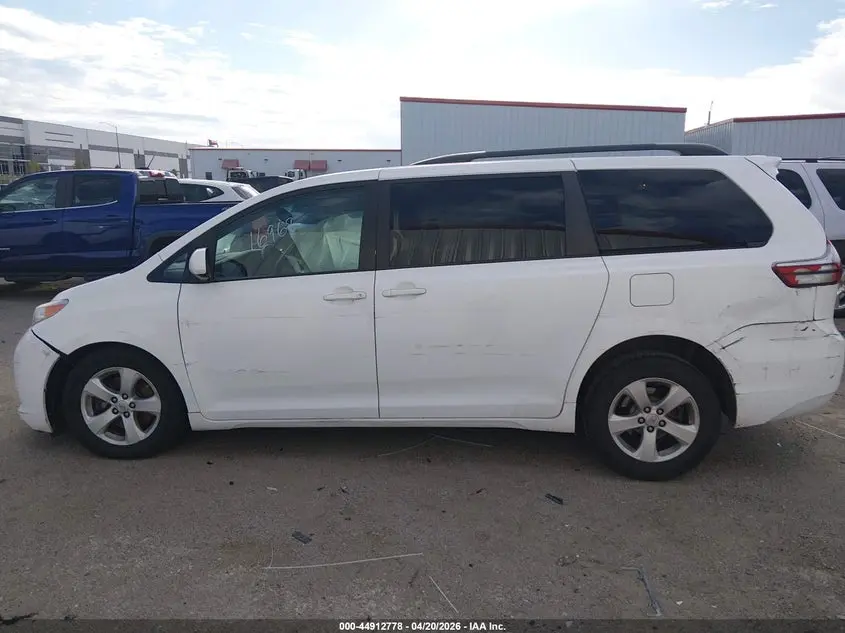 2015 TOYOTA SIENNA LE 8 PASSENGER