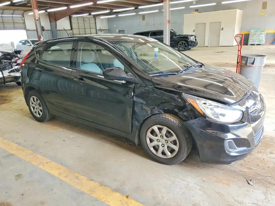 2013 HYUNDAI ACCENT GS  