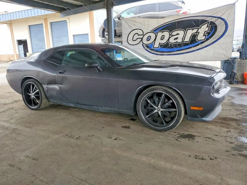 2013 DODGE CHALLENGER SXT  