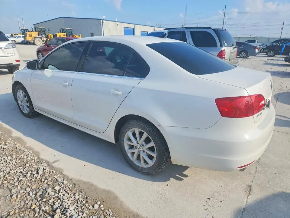 2013 VOLKSWAGEN JETTA SE  