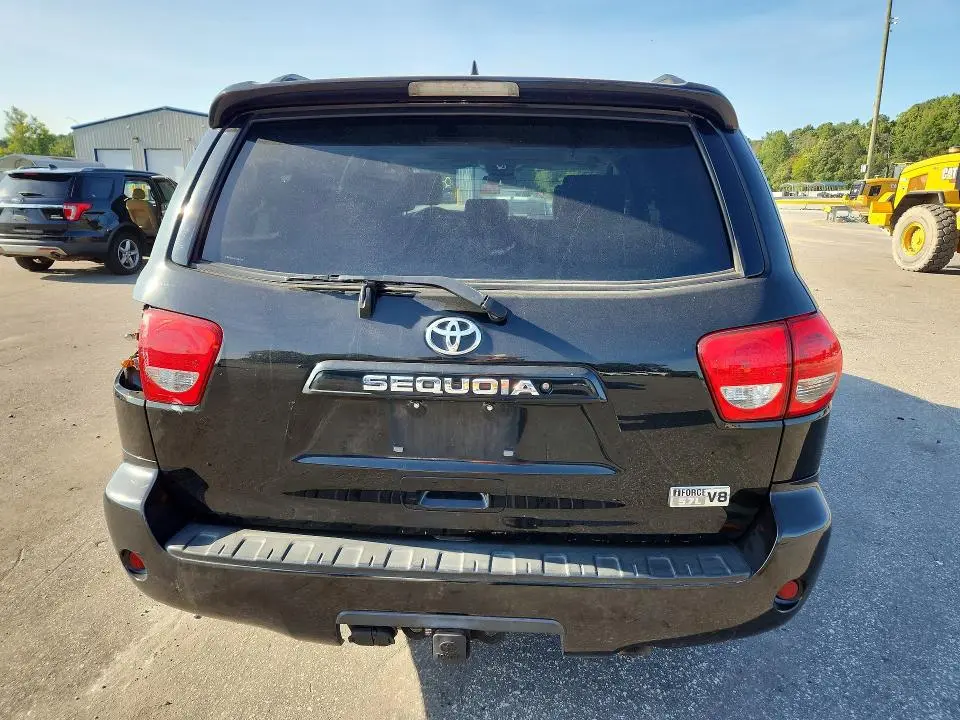 2015 TOYOTA SEQUOIA SR5  