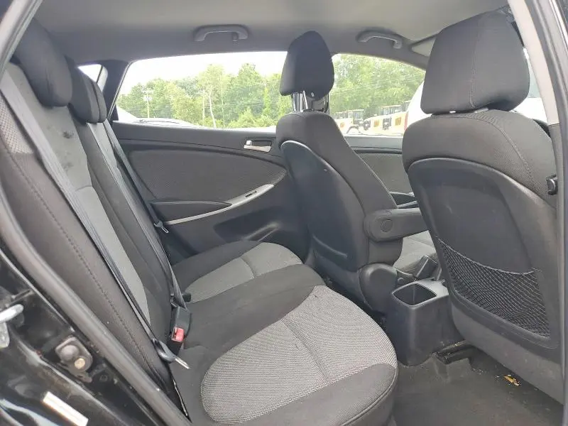 2012 HYUNDAI ACCENT GS  