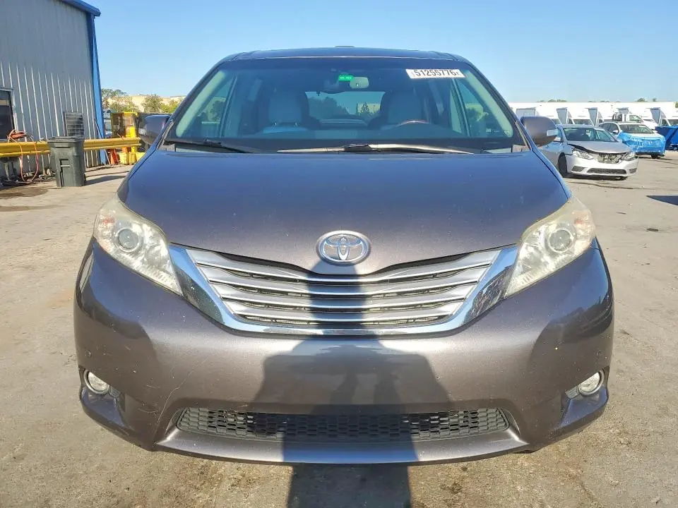 2014 TOYOTA SIENNA LIMITED 7-PASSENGER  
