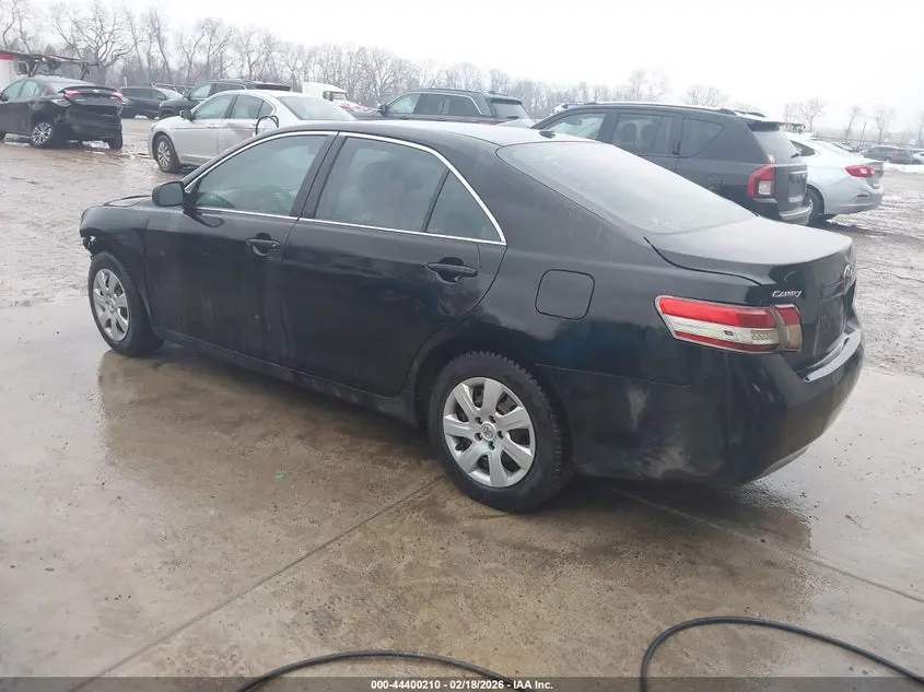 2010 TOYOTA CAMRY LE