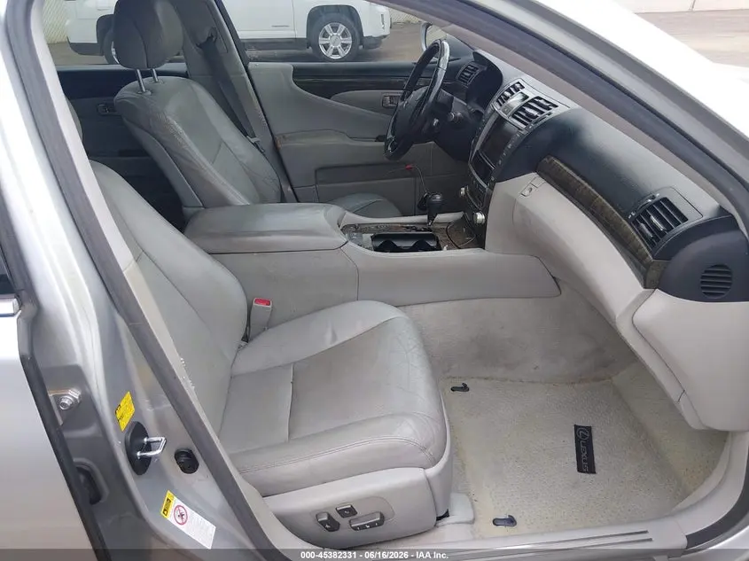 2010 LEXUS LS 460  