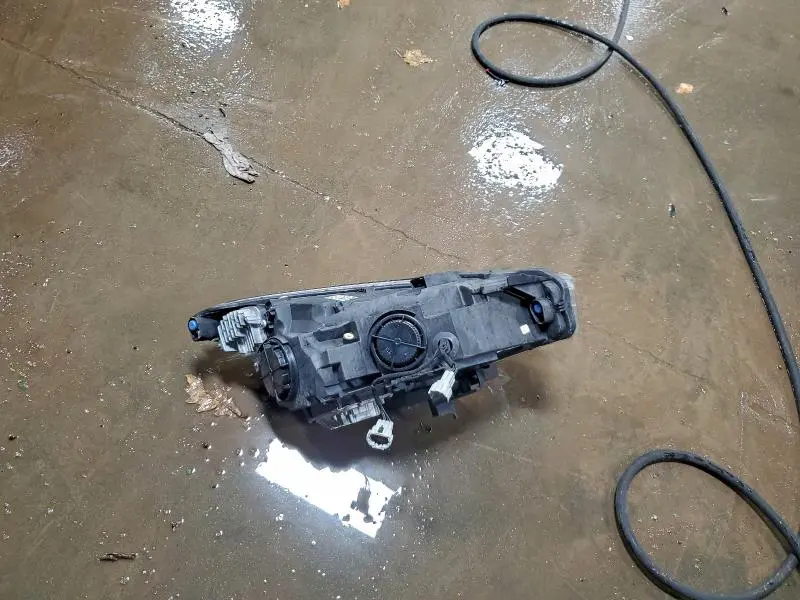 2017 INFINITI QX30 BASE  