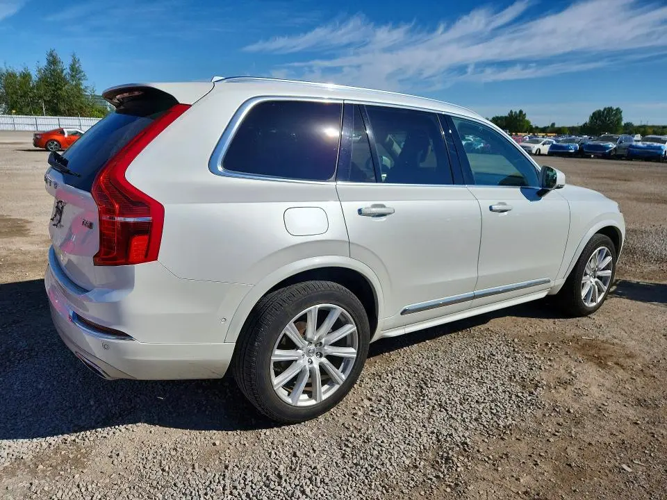 2016 VOLVO XC90 T6  