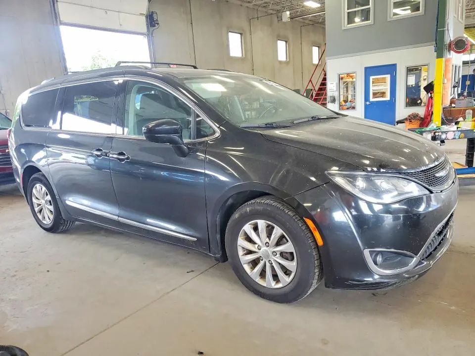 2017 CHRYSLER PACIFICA TOURING L  