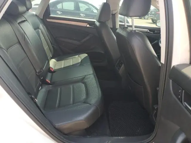2014 VOLKSWAGEN PASSAT SE  