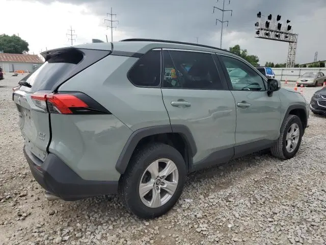 2021 TOYOTA RAV4 XLE  