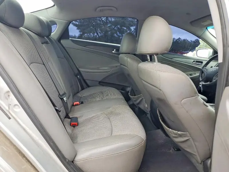 2011 HYUNDAI SONATA SE  