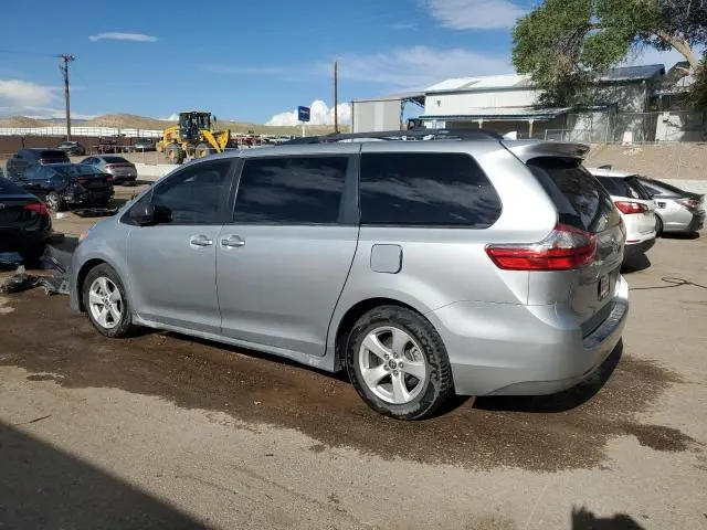 2020 TOYOTA SIENNA LE  