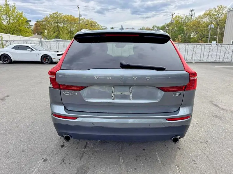 2021 VOLVO XC60 T5 MOMENTUM  
