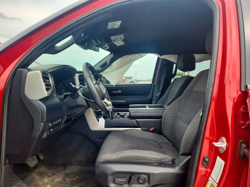 2025 TOYOTA TUNDRA SR5  