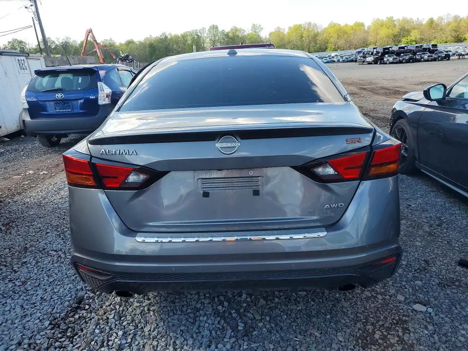 2023 NISSAN ALTIMA SR  