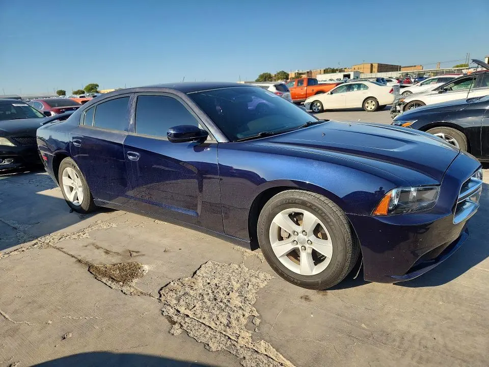 2012 DODGE CHARGER SE  
