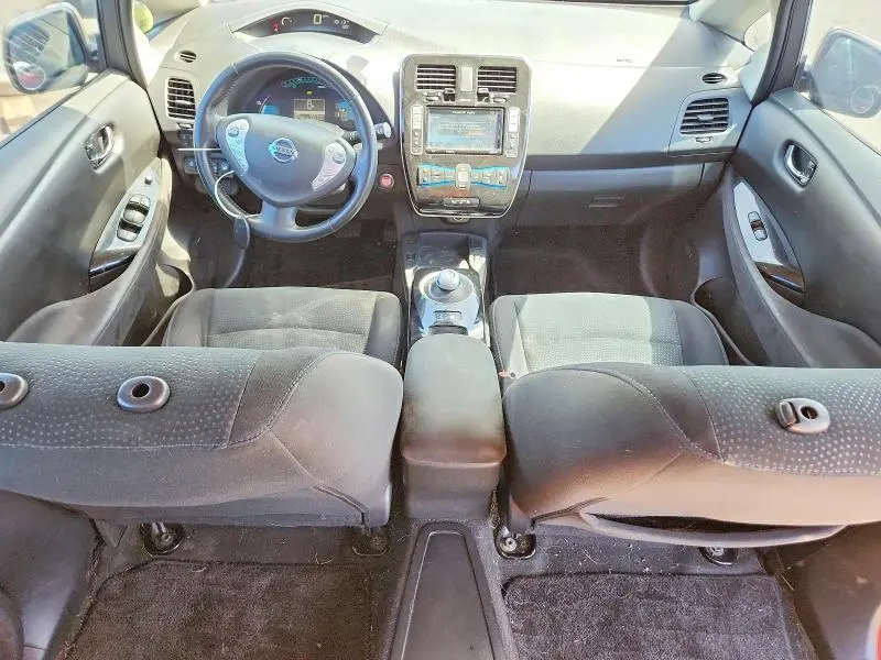 2016 NISSAN LEAF SV  