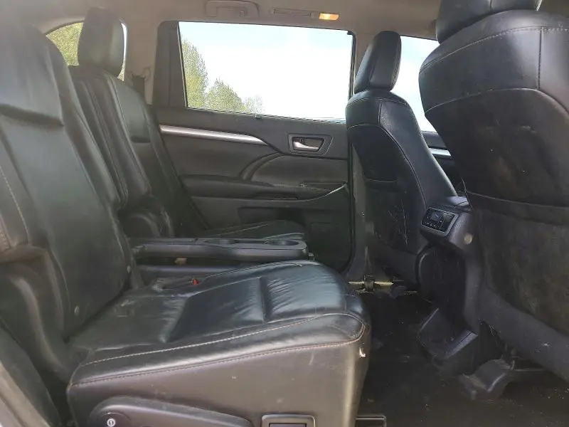 2016 TOYOTA HIGHLANDER XLE  