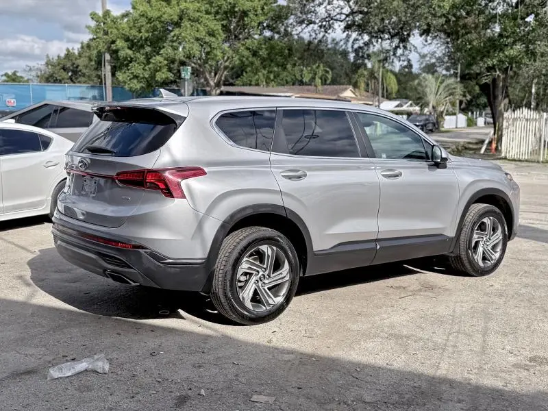2022 HYUNDAI SANTA FE SE  
