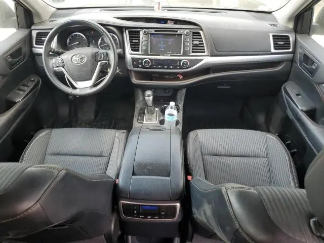 2016 TOYOTA HIGHLANDER LE  