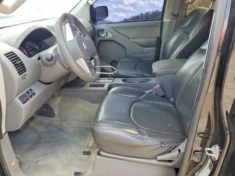 2016 NISSAN FRONTIER SV  
