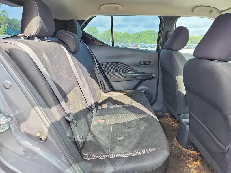 2019 NISSAN KICKS S  