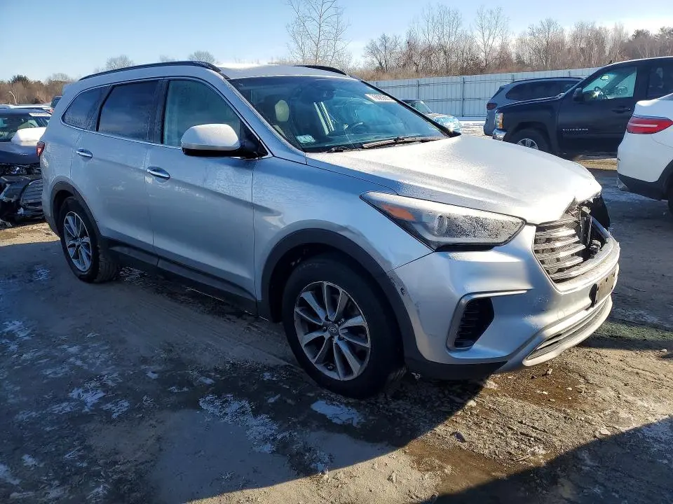 2017 HYUNDAI SANTA FE SE  