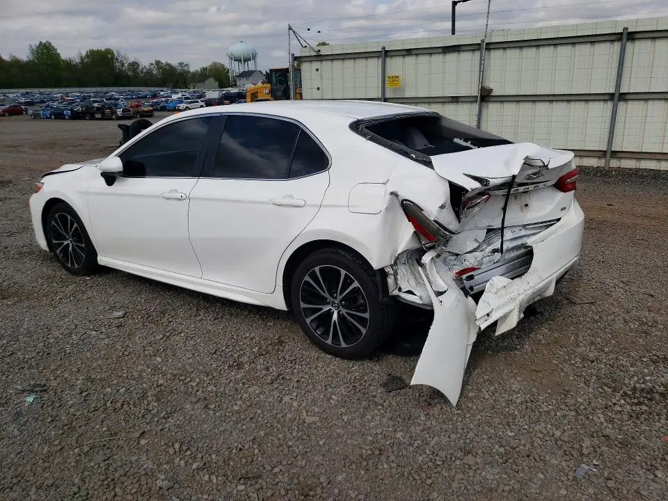 2018 TOYOTA CAMRY SE  