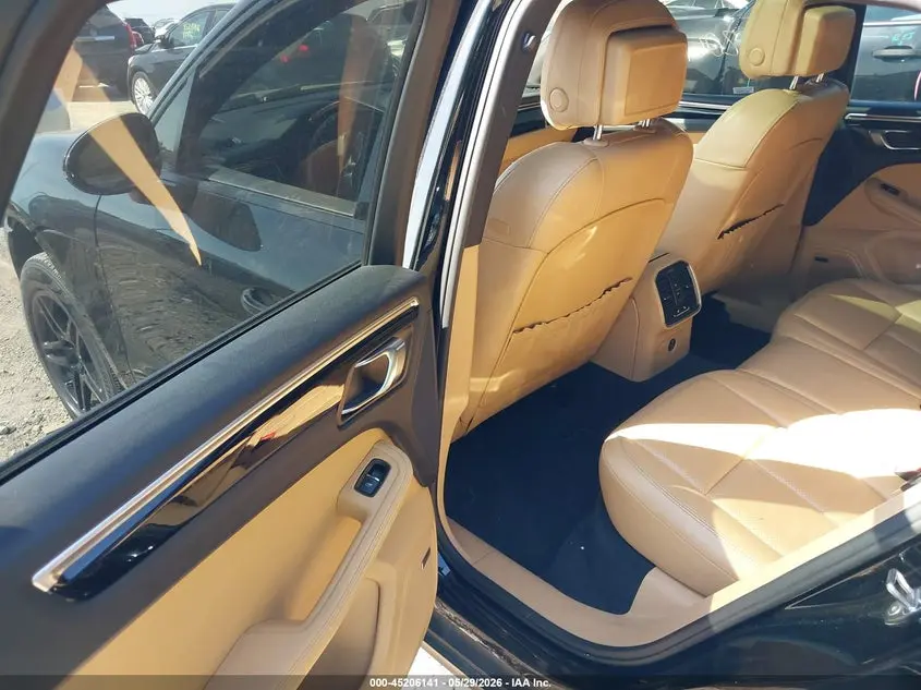 2018 PORSCHE MACAN SPORT EDITION