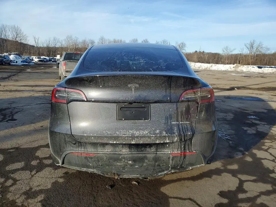 2024 TESLA MODEL Y   