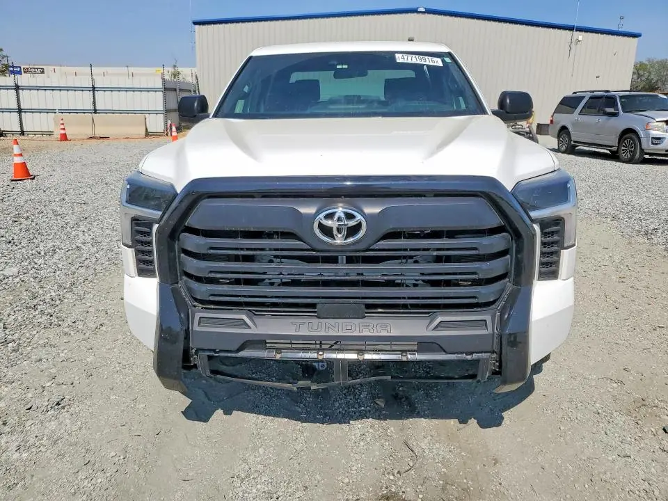 2025 TOYOTA TUNDRA SR  