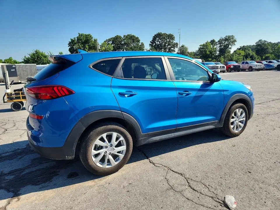 2021 HYUNDAI TUCSON SE  