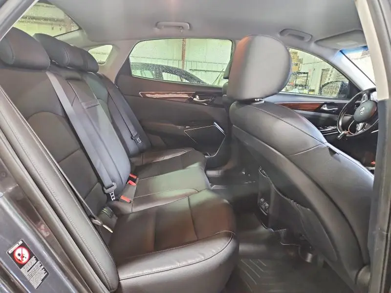 2017 KIA CADENZA PREMIUM  