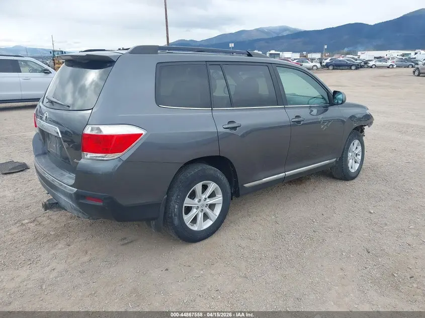 2013 TOYOTA HIGHLANDER SE V6