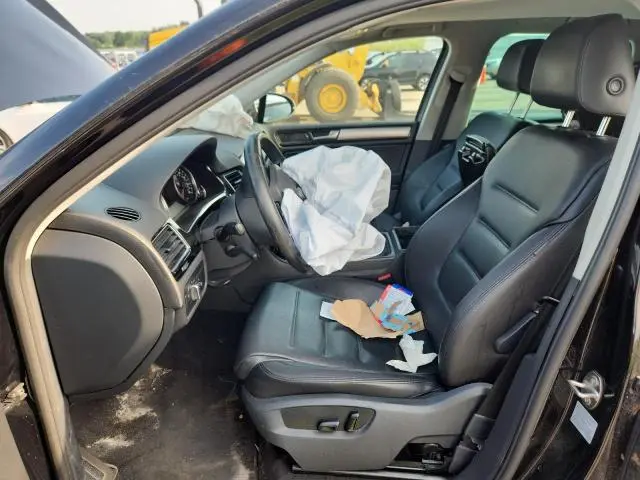 2011 VOLKSWAGEN TOUAREG V6