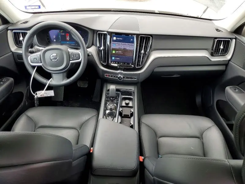 2025 VOLVO XC60 CORE  