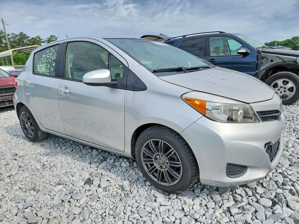 2013 TOYOTA YARIS 5-DOOR LE  