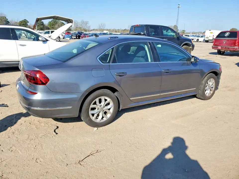 2017 VOLKSWAGEN PASSAT S  