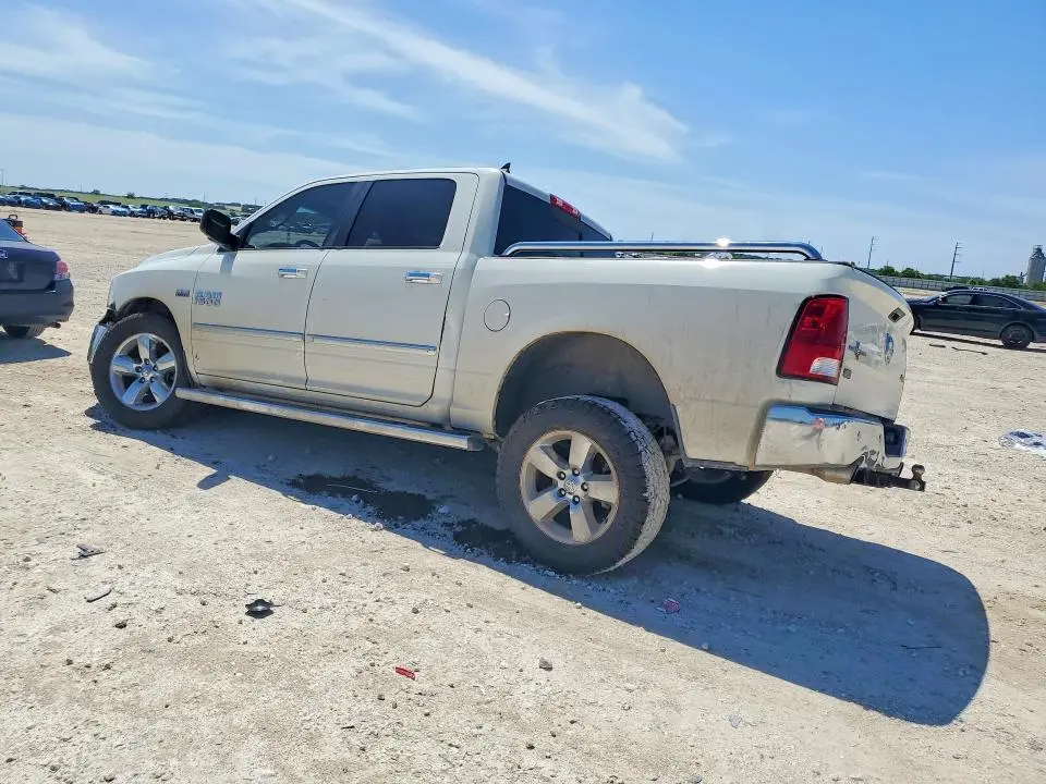 2016 RAM 1500 SLT  